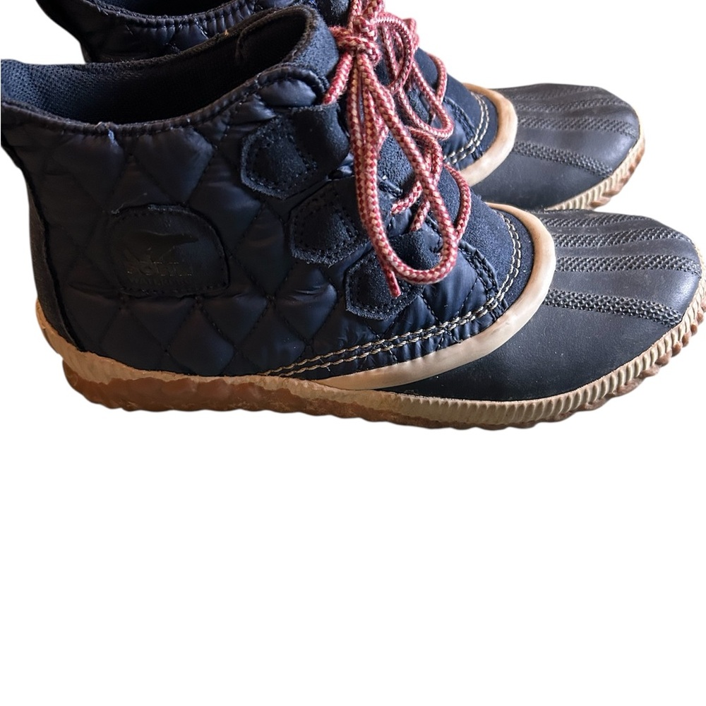Sorel Out N About Water-Proof Ankle Snow Boots Blue Women’s Size 8 Quilted